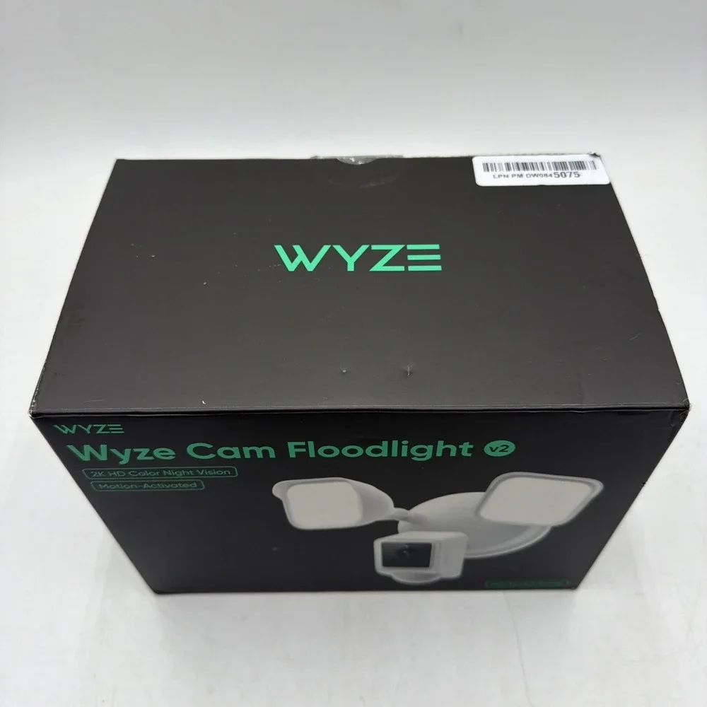 Wyze Cam Floodlight V2 Motion-Activated 2K HD Color Night Vision Camera